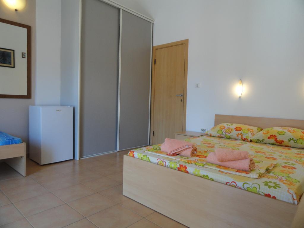 Apartments Mare Будва Экстерьер фото