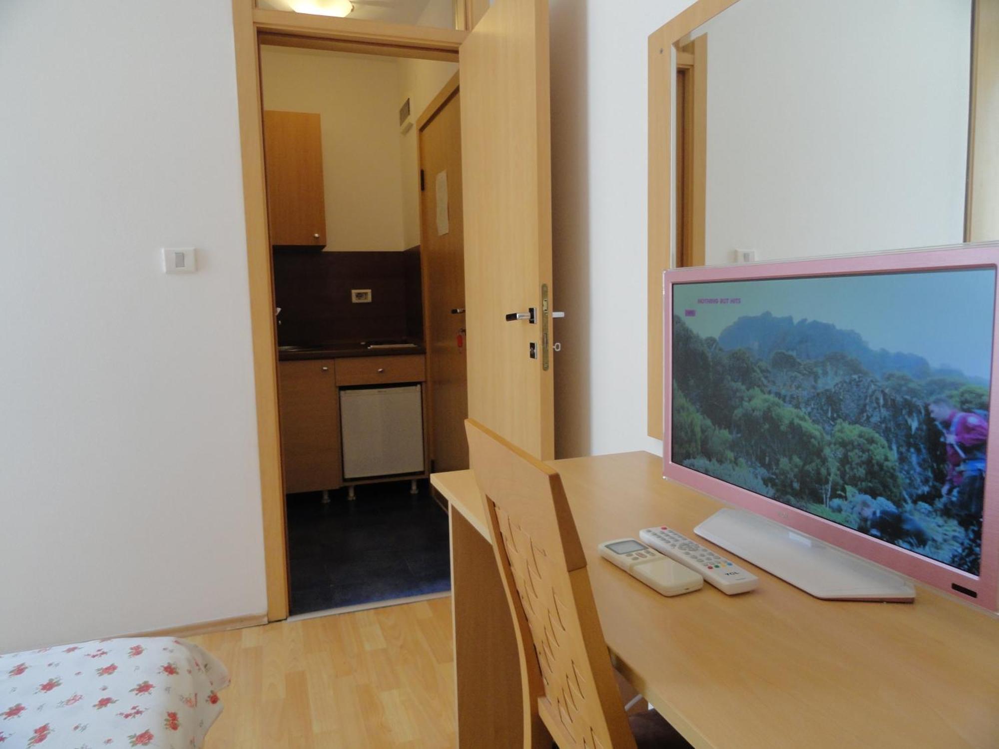 Apartments Mare Будва Экстерьер фото