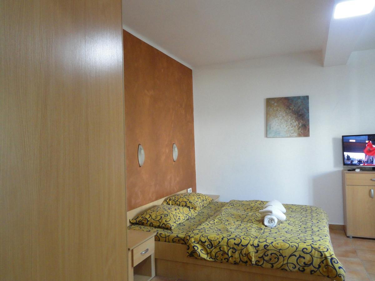 Apartments Mare Будва Экстерьер фото