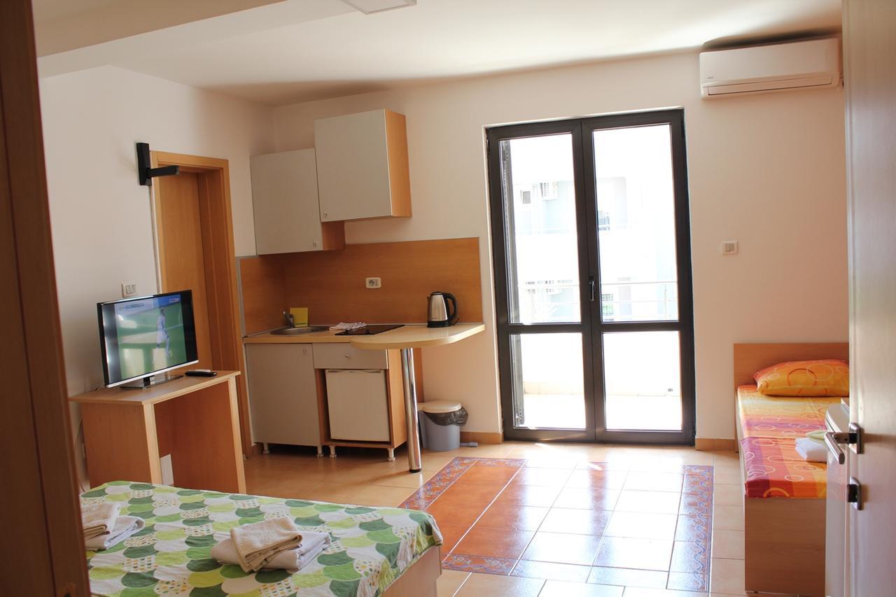 Apartments Mare Будва Экстерьер фото